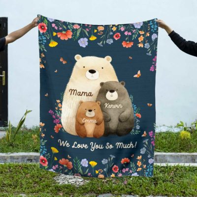 Personalized Mama Bear blanket with kids’ names, cozy fleece mom gift for Christmas, birthday, or Mother’s Day, sentimental keepsake from children.