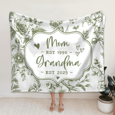 Personalized Mom Grandma Established Blanket with name and year, cozy first-time grandma Christmas gift from kids or grandkids.