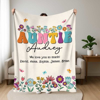 Personalized Auntie Blanket with floral design and custom name, sentimental Christmas or birthday gift from niece or nephew