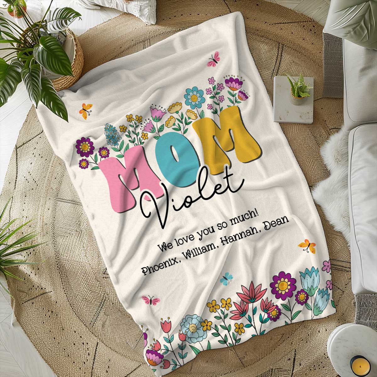 Personalized Mom Blanket – Custom Floral Blanket with Kids’ Names, Christmas Gift for Mom from Daughter or Son, Birthday Gift for Mom 1 Personalized Mom Blanket featuring floral design and kids’ names, perfect Christmas or birthday gift from daughter or son.