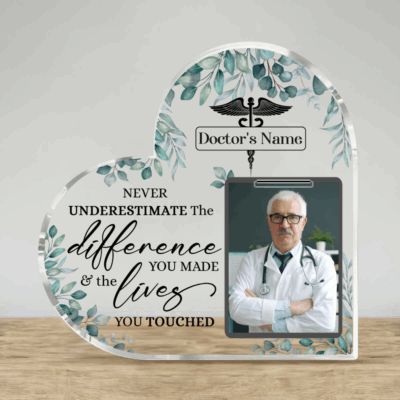Personalized doctor appreciation acrylic plaque with photo and name, thank-you gift for medical professionals and retirement keepsake.