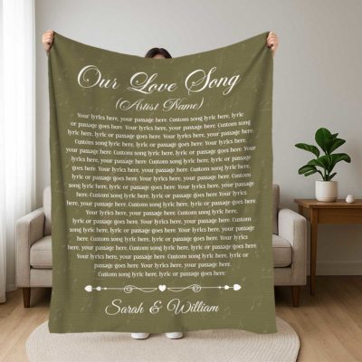 Personalized poem or song lyric blanket with custom text – romantic love letter blanket and Valentine’s Day gift for couples.