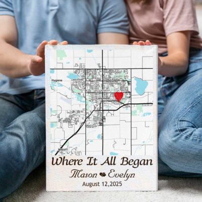 Personalized map canvas print with custom location – romantic Valentine’s Day and wedding anniversary keepsake for couples.