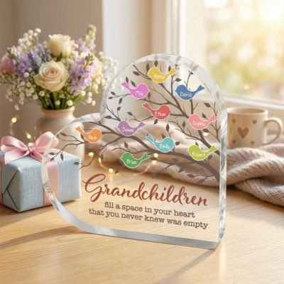 Personalized Grandparents Gift - Custom Family Tree Heart Plaque featuring colorful birds with grandkids’ names, designed as a sentimental gift for grandparents with the quote “Grandchildren fill a space in your heart that you never knew was empty.”