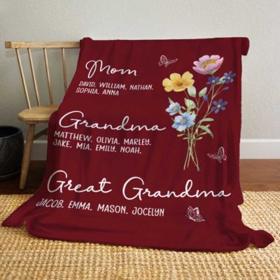 Mothers Day Gift for Great Grandma - Custom Kids Name Great Grandma Blanket with custom kids names, floral design, and “Mom, Grandma, Great Grandma” text in a cozy living room setting.