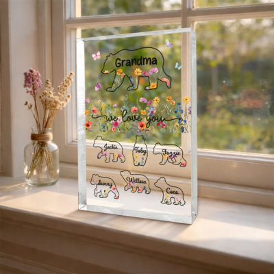 Custom floral bear acrylic plaque personalized with grandchildren’s names, Mother’s Day keepsake gift for Grandma.